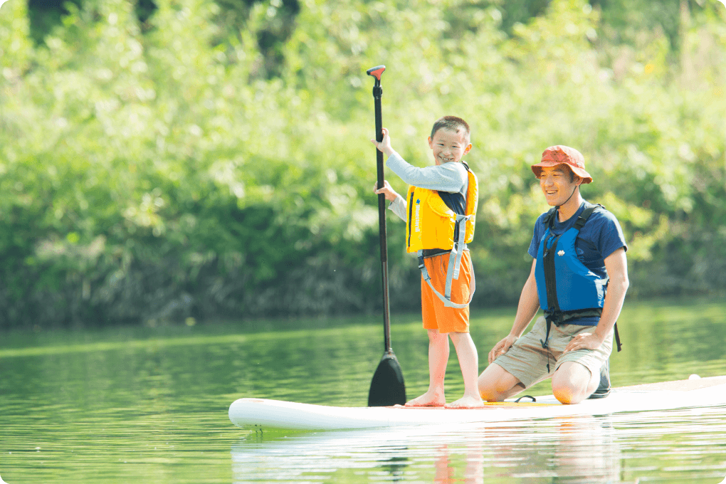 景勝地を水上散歩しながら、飲み水のルーツを知りに行くカヤックツアーのイメージ画像