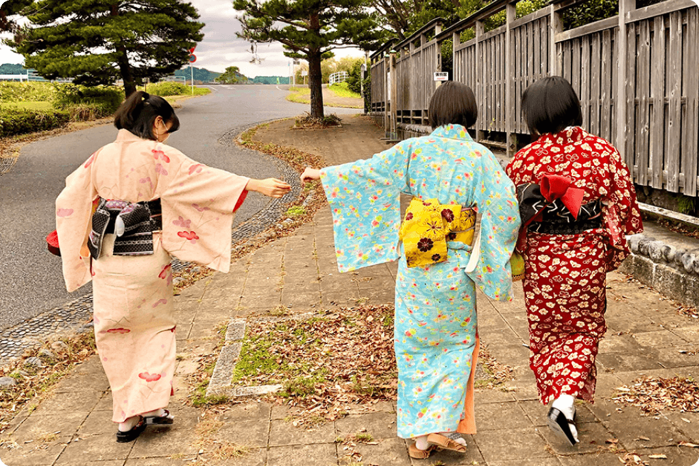 景勝地を水上散歩しながら、飲み水のルーツを知りに行くカヤックツアーのイメージ画像